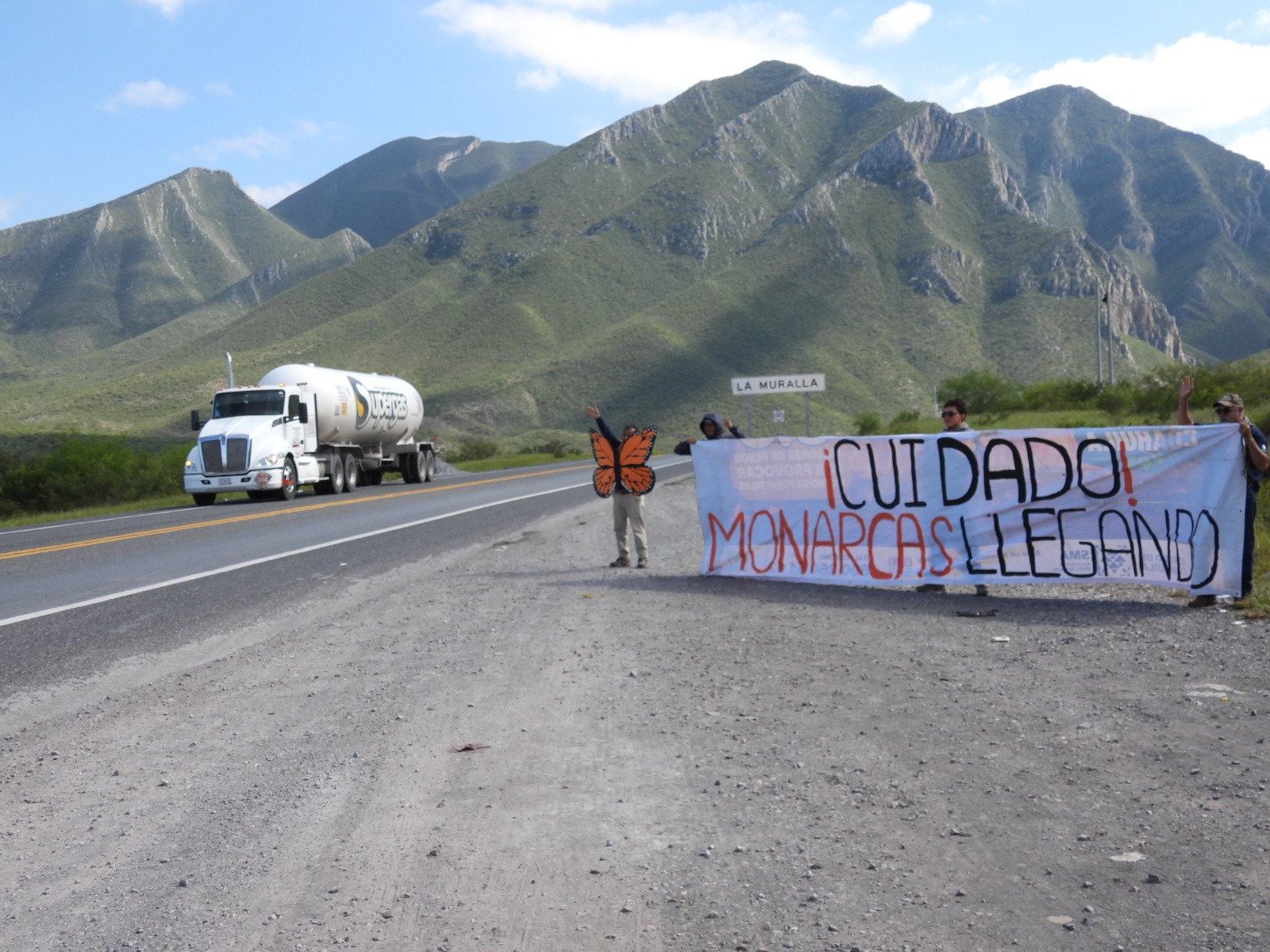 Reduzcamos la Velocidad: Monarcas en Camino