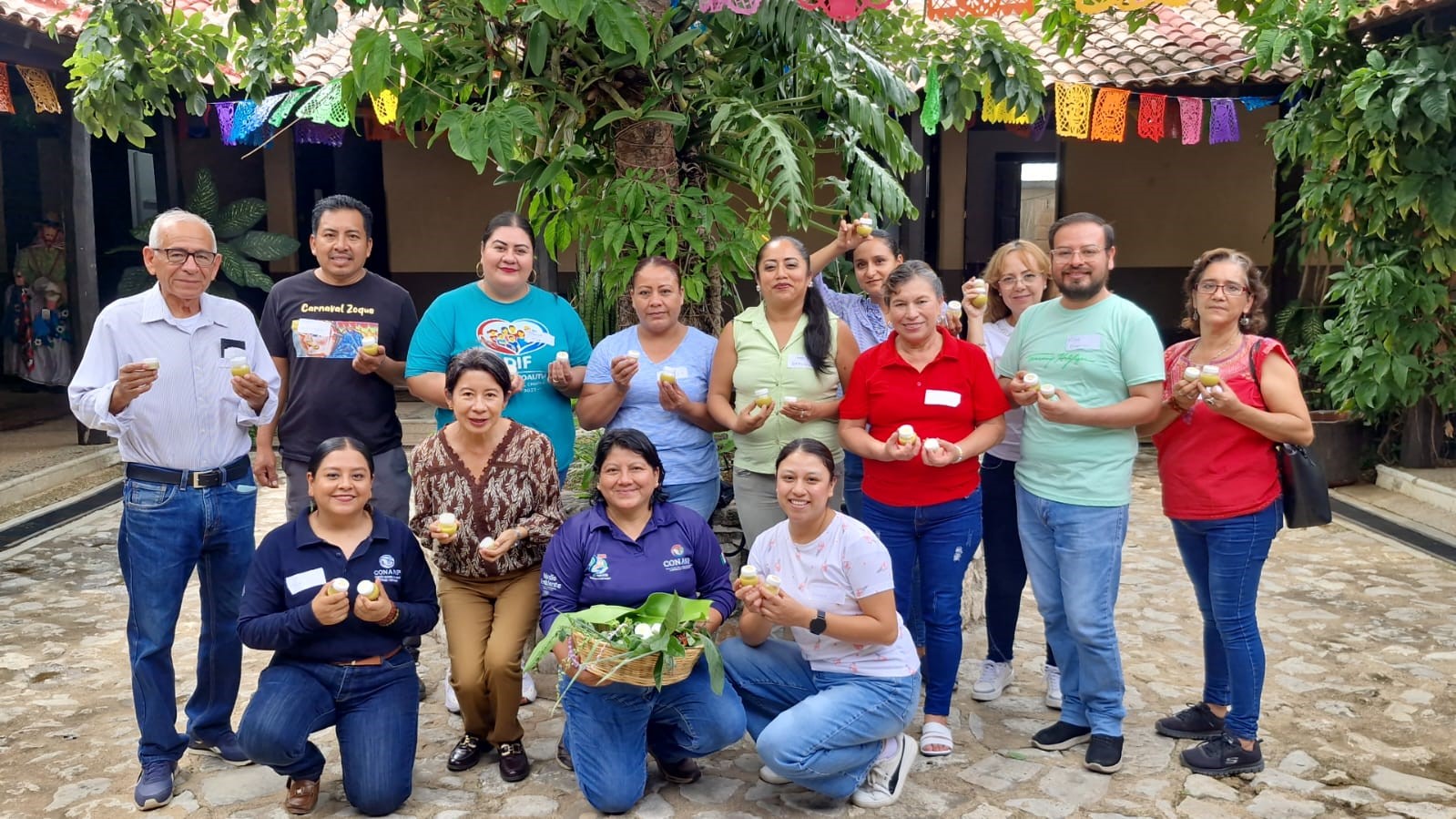 Curso de herbolaria básica, revaloración de saberes y uso tradicional de plantas medicinales.